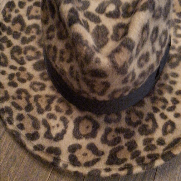 NEW! Rare Wyeth Leopard brushed wool rancher main image 6